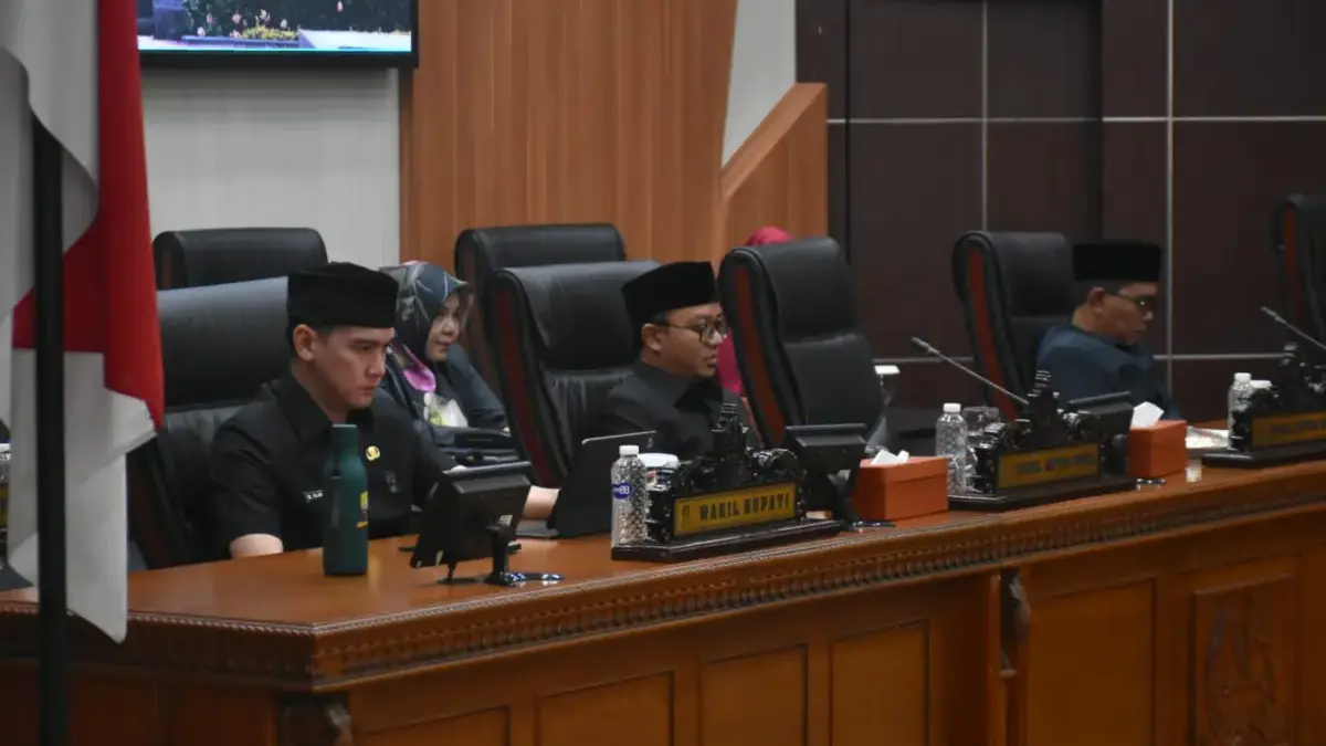 Fraksi-Fraksi DPRD Sumedang Beri Dukungan atas Dua Raperda Strategis