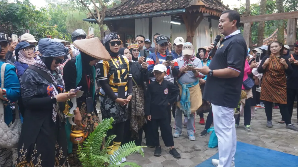 Olahraga dengan Busana Adat Sunda