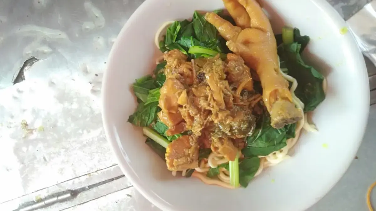Mie Ayam Pak Ely Mengunggah Selera