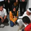 Bupati Dony Dampingi  KDM Jemput Usep di Kejari Sumedang
