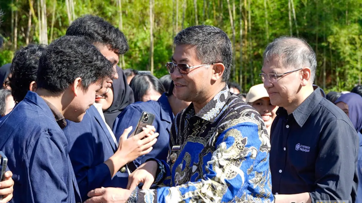 Dihadiri Wakil Gubernur, Universitas Padjadjaran Lepas 1.473 Mahasiswa Untuk Ikuti Kegiatan KKN