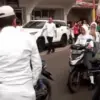Tuai Pujian Dari Warganet, KDM Berhentikan Pemotor Remaja yang Tidak Kenakan Helm