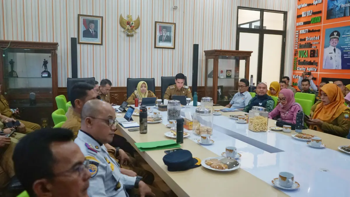 Sebanyak 1.000 pelari ditargetkan ikut ambil bagian dalam kegiatan tersebut dengan mengambil rute dari Pasir L