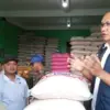 Polres Sumedang Gandeng BULOG Sidak Pasar Tanjungsari