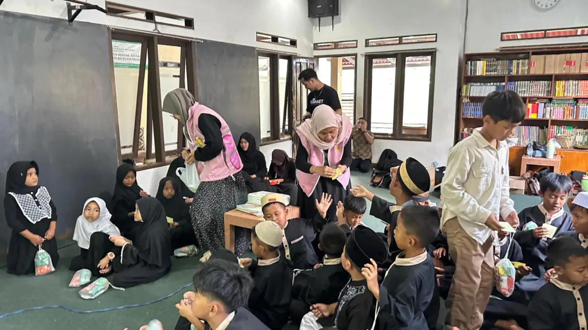 Srikandi PLN Icon Plus SBU Regional Jawa Barat Rayakan Hari Anak Nasional Bersama Anak-Anak Yayasan Al-Qolam