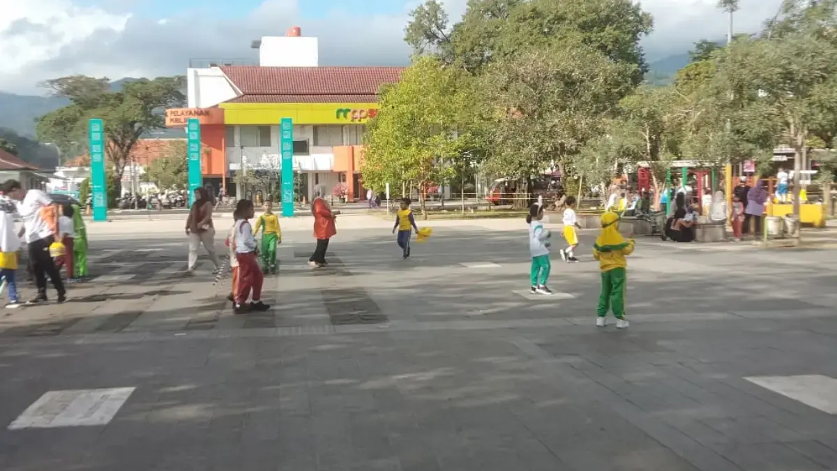 Alun-Alun Sumedang, Destinasi Favorit Warga untuk Menikmati Pagi yang Sejuk dan Ramai