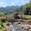 Cuma Rp5.000, Kamu Bisa Piknik dan Nikmati Keindahan Alam di Saung Sungai Cihonje Sumedang!
