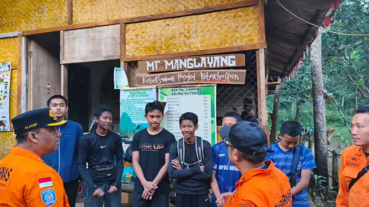 Selamat dari Tersesat: Enam Remaja Ditemukan Tim SAR di Gunung Manglayang
