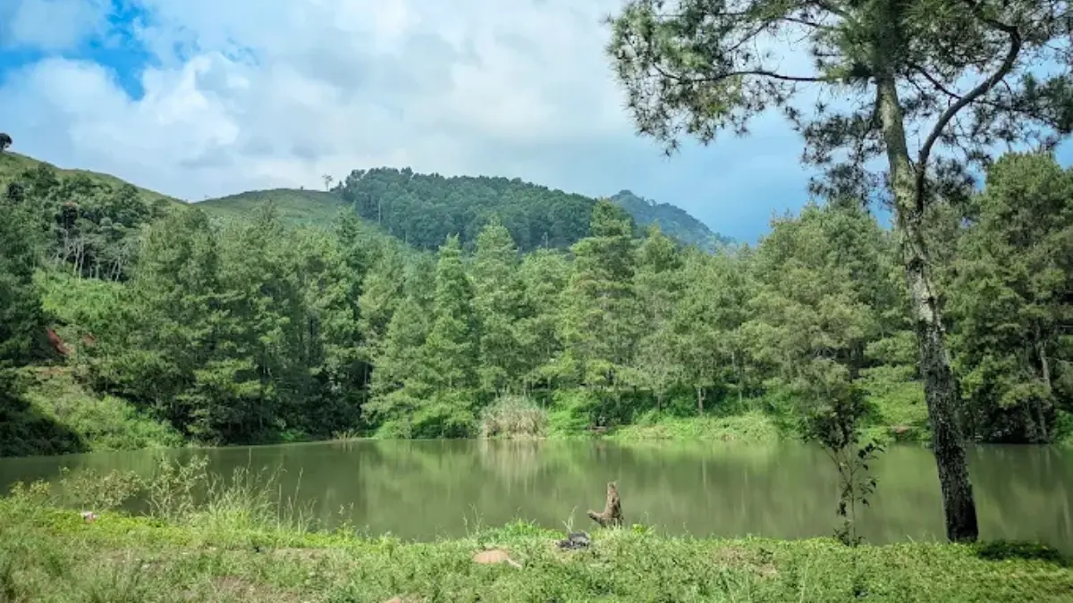 Rute Terbaik Menuju Danau Cekdam Cimarias, Cuma 15 Menit Dari Jalan Cadas Pangeran