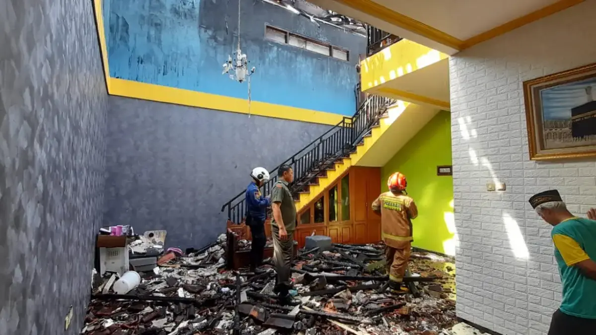 Kebakaran Rumah Dua Lantai di Tanjungsari, Kerugian Capai Rp150 Juta