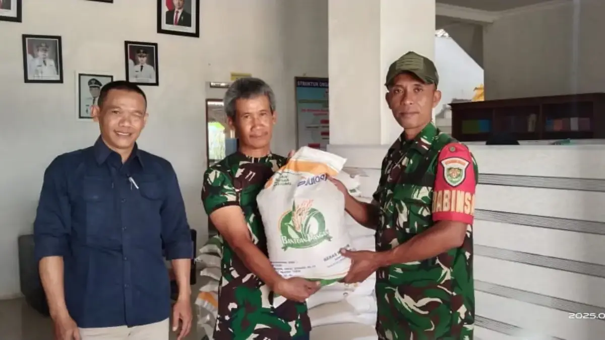 612 Warga Desa Mekarjaya Dapat Bantuan Beras