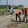 Rp1 Miliar Digelontorkan untuk Perbaikan Jalan Cigarukgak-Buahdua
