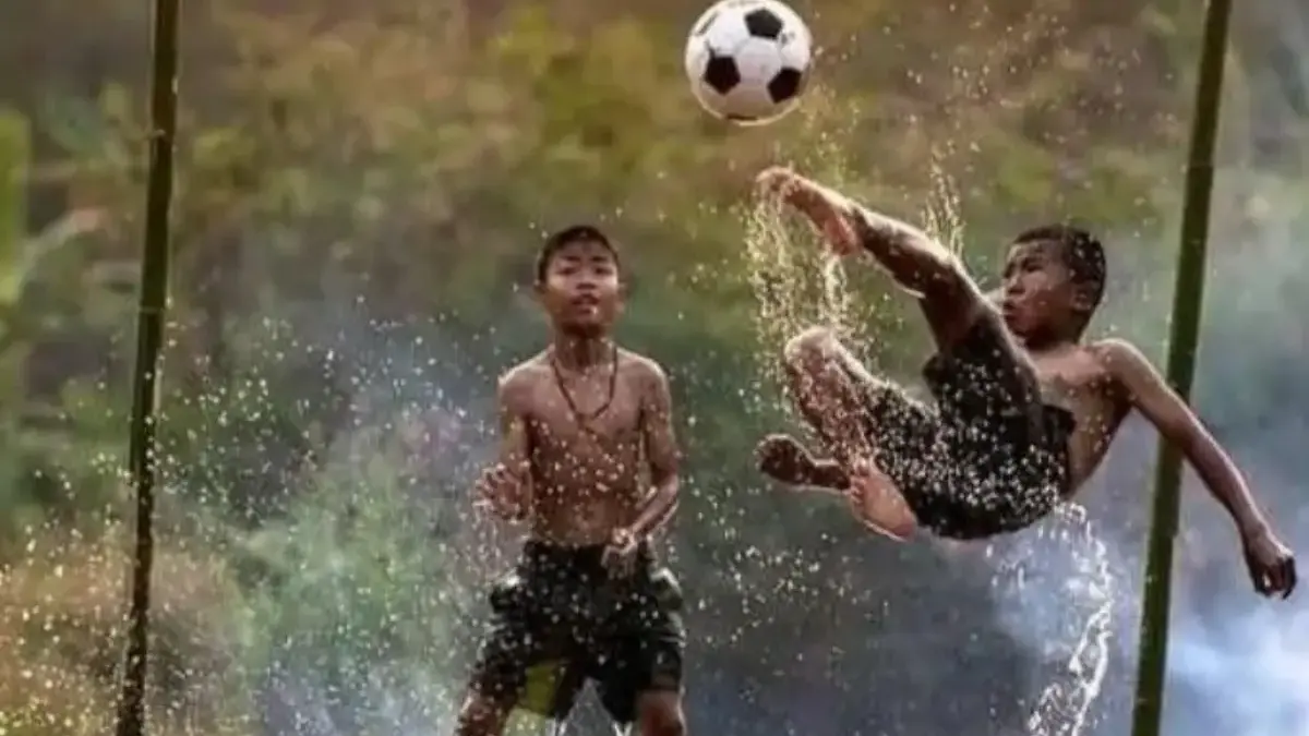 Bukan Sekadar Main Bola, Liga Desa Cileles Bentuk Karakter dan Disiplin Anak
