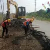 Jalan Tolengas-Jatigede Mulai Diperbaiki