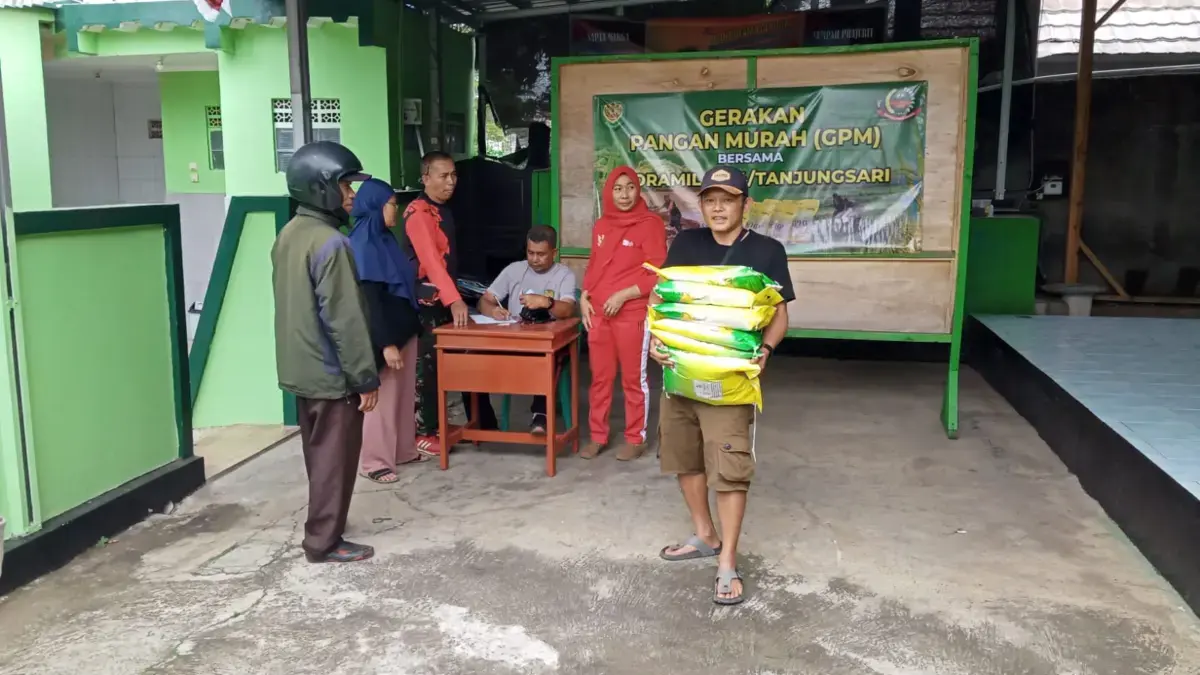3 Ton Beras Disalurkan, Senyum Warga Mengembang