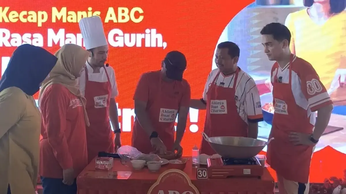 Gebyar 80 Tahun RI di Sumedang, Bupati dan Wabup Seru-Seruan Masak Nasi Goreng