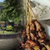 Rumah Makan Khas Sunda Dekat Pemandian Air Panas Cileungsing, Dijamin Endul!