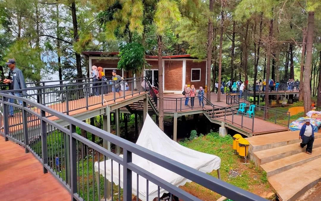 Menjelajah Keindahan Kampung Buricak Burinong, Negeri di Atas Awan