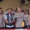 Golok yang Digunakan Membacok Pedagang Diamankan Polisi dari Kontrakan Pelaku