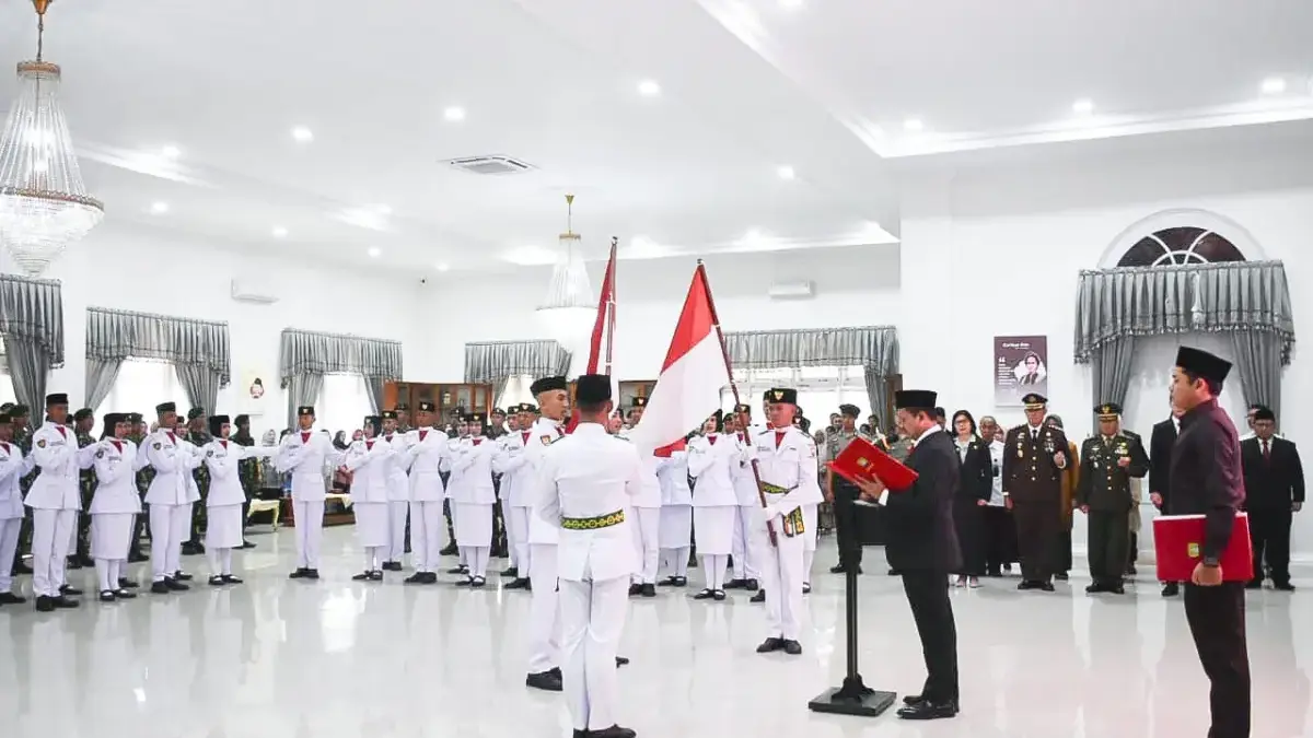 Bupati Dony Kukuhkan 54 Anggota Paskibraka Sumedang