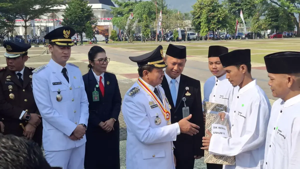 Baznas Sumedang Salurkan Bantuan Kemerdekaan RI
