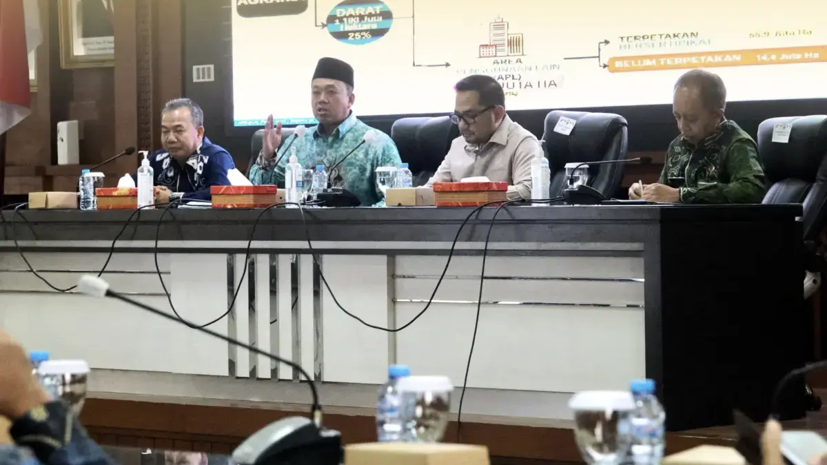 Menteri Nusron Ajak Pemerintah Daerah Se-Kalimantan Selatan Kawal Empat Program Strategis Kementerian ATR/BPN