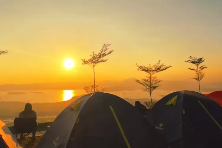 Butuh Rekomendasi Tempat Camping Untuk Habiskan Liburan Akhir Pekan? Sangiang Camp Jawabanya!