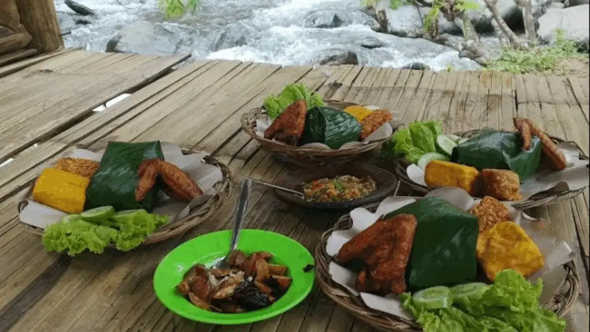 Saung Sungai Cihonje Memanjakan Mata Melihat Kaya Akan Alamnya