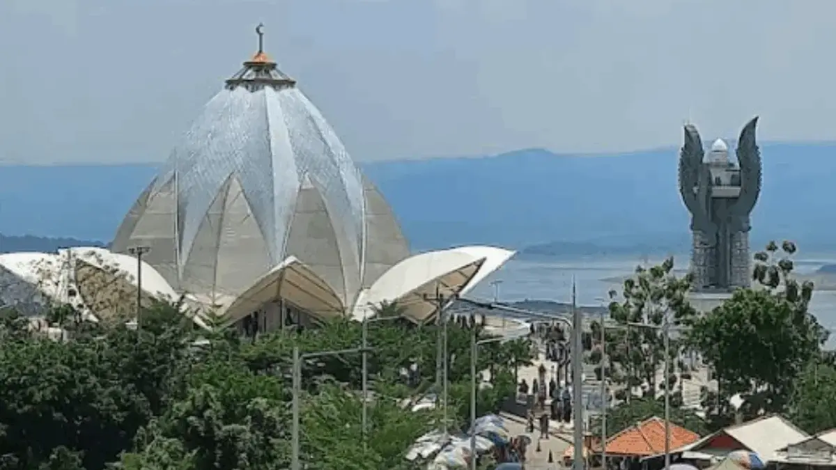 Masjid Al Kamil Jatigede Mempunyai Pesona Desain Yang Unik Memikat Hati Wisatawan