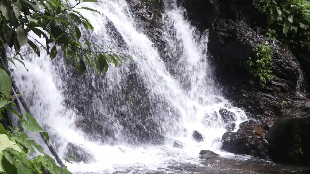 Ingin Menghilangan Penat dan Wisata Bernuansa Alam? Jawabanya Curug Ciputrawangi