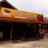 LENGKAP! Ini Dia Fasilitas dan Jam Operasional Rumah Makan Parahu Sumedang
