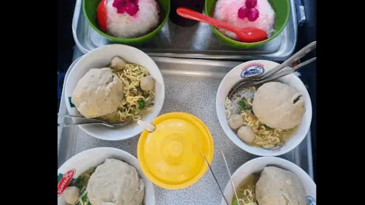 Dari Bakso Rusuk Sampai Bakso Rudal, Inilah 5 Menu Terbaik di Bakso Morsen Ganeas! Segini Harganya...
