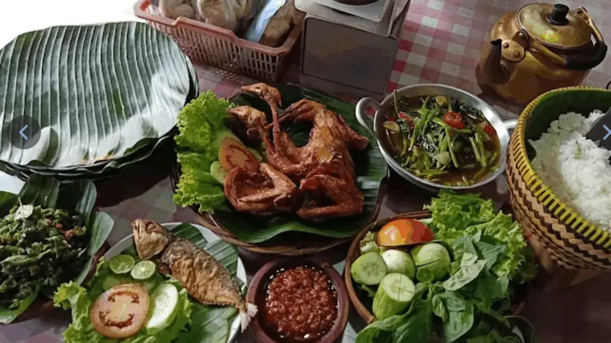 Saung Nini: Sajian Rasa Juara di Balik Nuansa Alam yang Tenang
