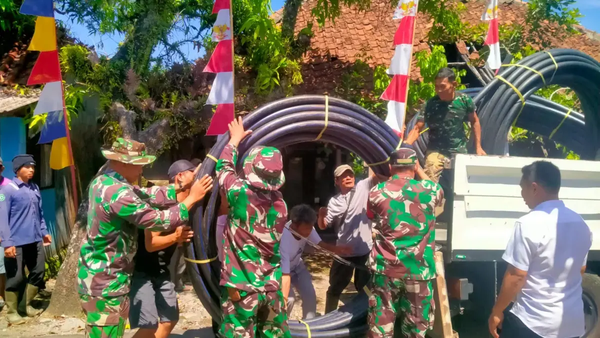 Pipanisasi Air Bersih  Wujud Kepedulian TNI pada Rakyat