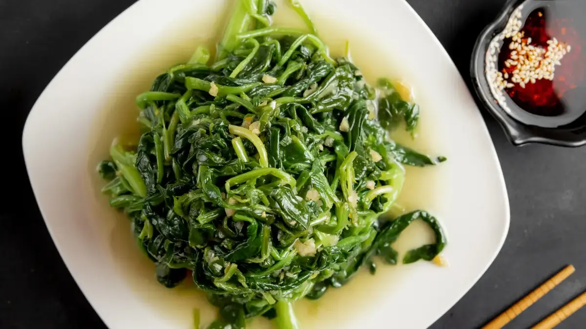 Lezat di Piring, Dahsyat di Tubuh: Manfaat Kangkung yang Wajib Anda Tahu