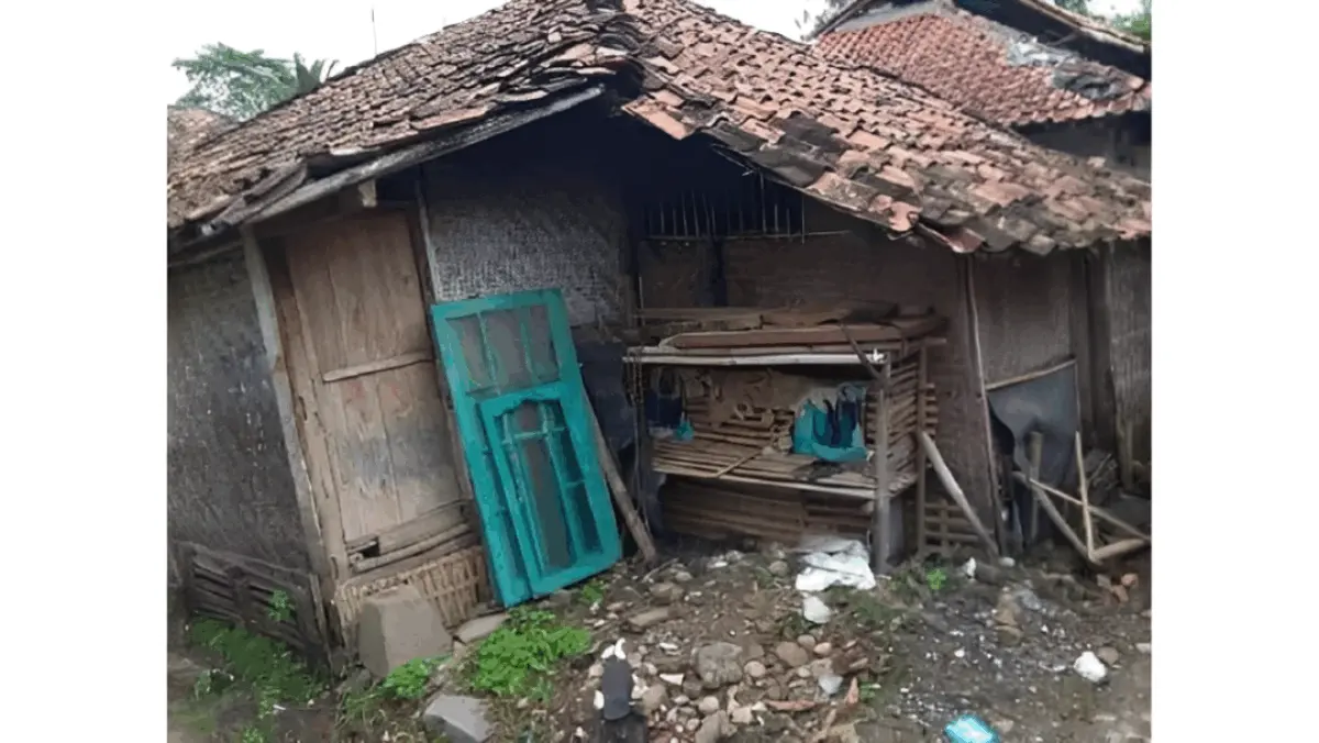 Sebanyak 49 rumah di tiga desa, yaitu Pasirnanjung, Sindanggalih, dan Sindangpakuon, mendapat bantuan perbaika