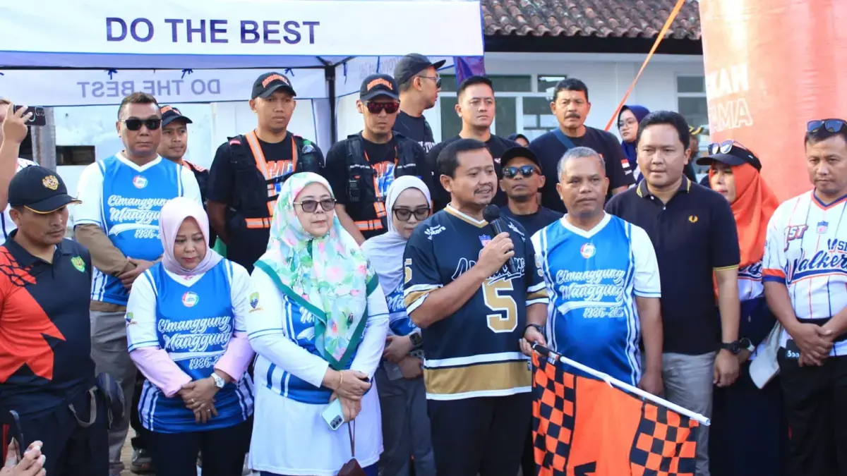 Ratusan Warga Ramaikan Jalan Sehat