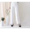 Anti Salah Gaya! Inspirasi Warna Baju yang Pas Dipadukan dengan Celana Putih