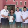 Menko AHY Serahkan Sertifikat Tanah untuk Rakyat di Bengkulu, Wamen Ossy Apresiasi Peran Pemerintah Daerah