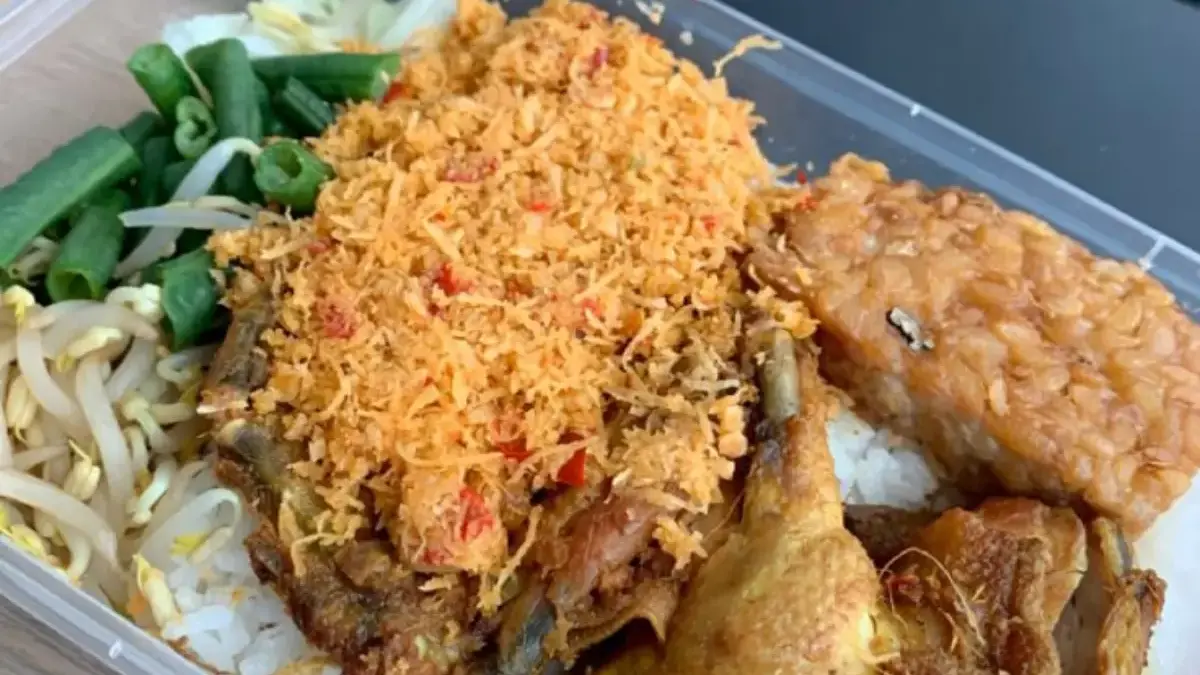 Tips Memilih Menu Makan Siang Yang Praktis Di Bawa Ke Kantor.