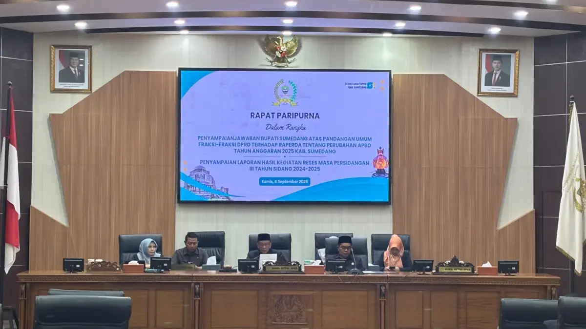 Bupati Sampaikan Jawaban atas Pandangan Umum Fraksi-Fraksi DPRD Terkait Raperda APBD Perubahan 2025