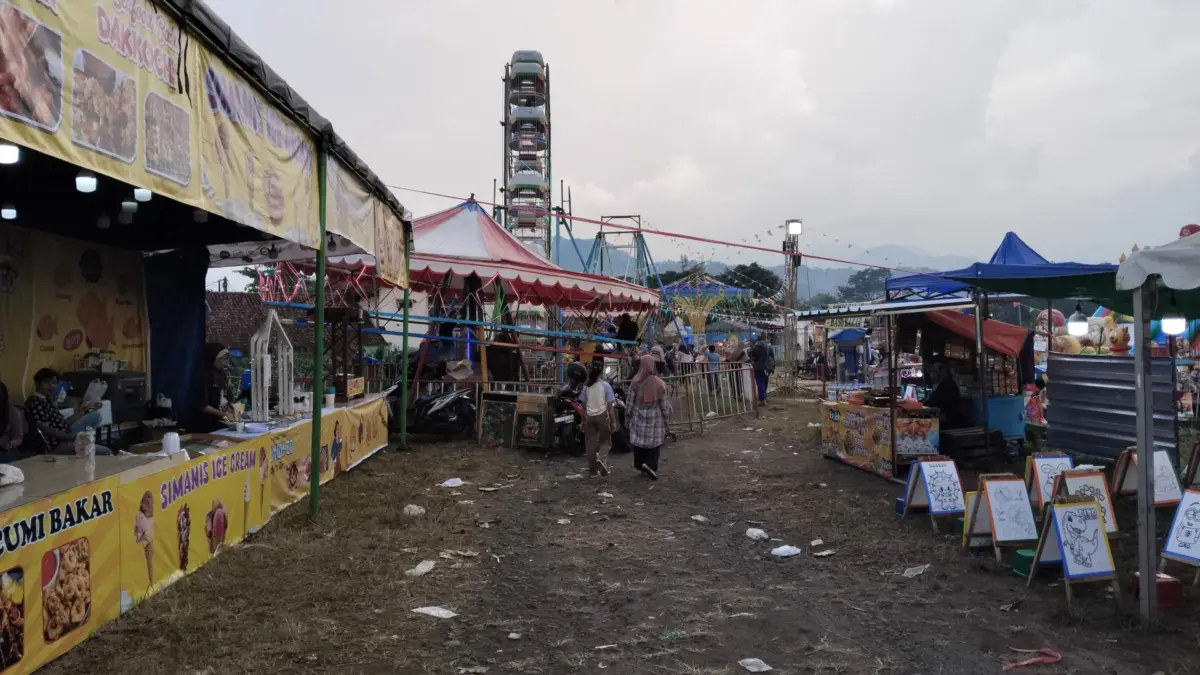 Dari Jajanan Hingga Wahana Seru, Semua Ada di Pasar Malam Pacuan Kuda