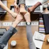 Job Hugging vs Job Hopping, Mana yang Lebih Baik untuk Kariermu?