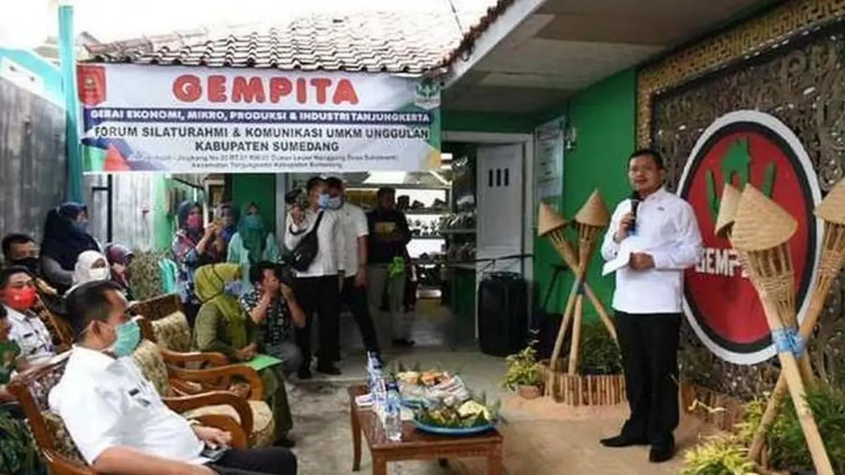Kampung Gelasan Kutamandiri Jadi Sentra Ekonomi Kreatif Baru di Sumedang