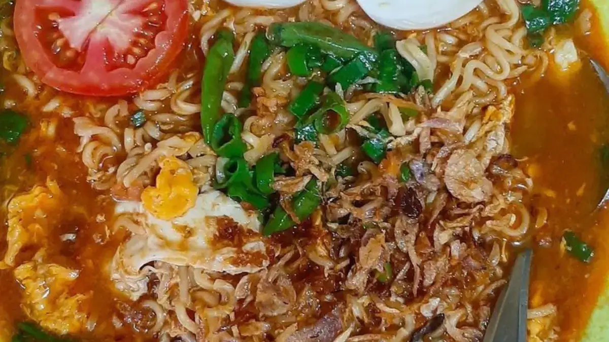 Bikin Sendiri Mie Nyemek Rumahan, Simpel tapi Rasanya Juara!