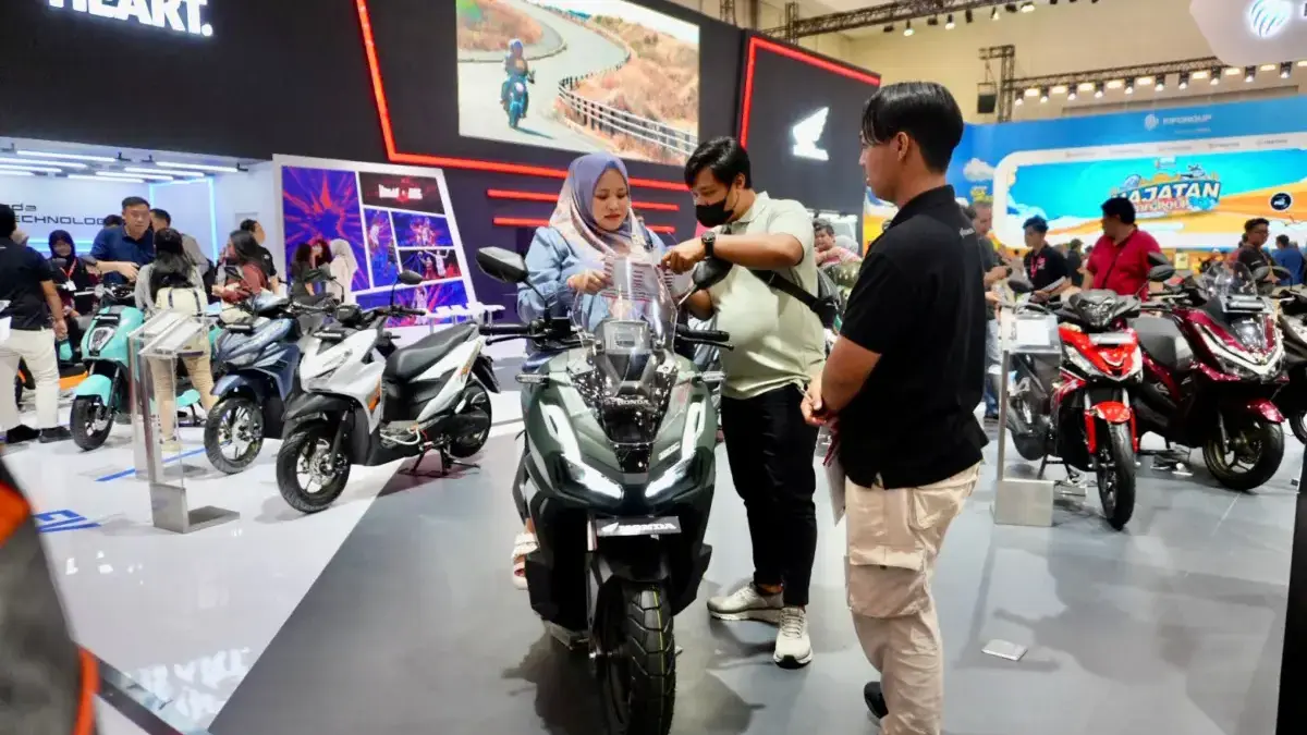 Honda ADV160 Jadi Bintang Utama IMOS 2025, Tampil Gagah dengan Teknologi Baru Honda ADV160 Jadi Bintang Utama IMOS 2025, Tampil Gagah dengan Teknologi Baru
