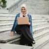 Trik Hijab Elegan yang Bikin Penampilan Kantor Lebih Stylish