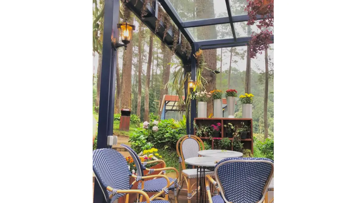 Ide Kreatif Mendesain Gazebo ala Kafe Instagramable