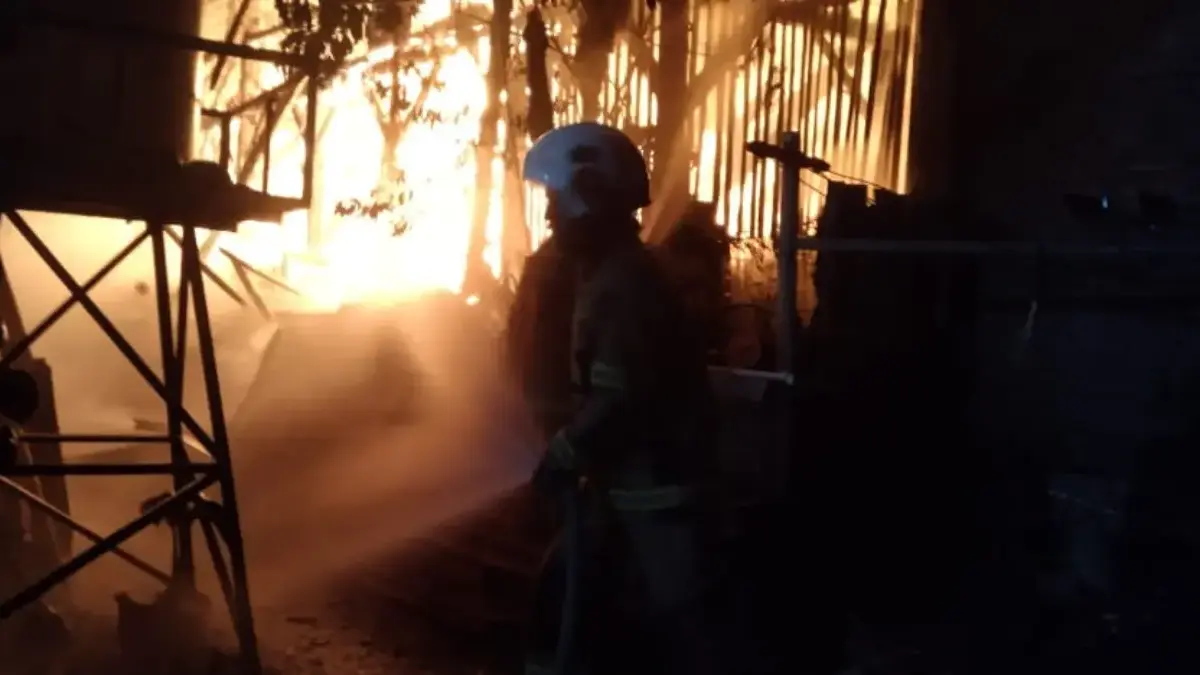 Kandang Domba di Cinanjung Terbakar, 43 Ekor Hangus Kerugian Capai Rp500 Juta Kandang Domba di Cinanjung Terbakar, 43 Ekor Hangus Kerugian Capai Rp500 Juta