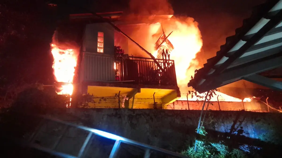 Kebakaran Hanguskan Empat Rumah di Cipacing Jatinangor, Diduga Akibat Korsleting Listrik